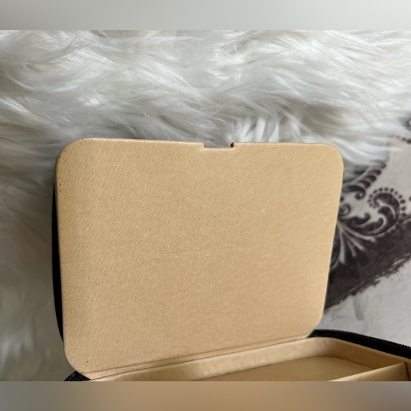 Juicy Couture Train Case - Picture 10 of 16